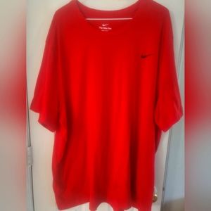 Red Nike tee, size 3XL